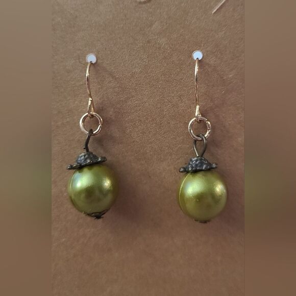 Metallic Green Bead Earrings with Gold Toned Fishhook Backs J1-24 - Picture 1 of 3